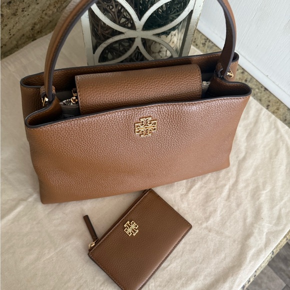 868+! New Tory Burch Britten in moose Leather Satchel and Britten cardholder - Picture 4 of 16